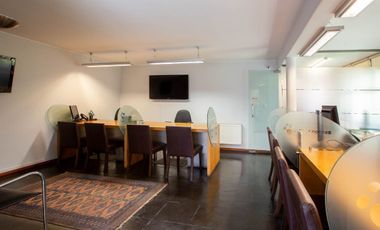 Atención Inversionistas!!Estupendo Local Comercial con renta vigente en el Golf