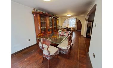 🔥🏡 ¡Venta De Casa En Santiago De Surco – Urb. Sagitario (Jirón Diana) ! 🏡🔥