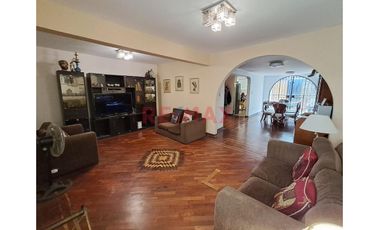 🔥🏡 ¡Venta De Casa En Santiago De Surco – Urb. Sagitario (Jirón Diana) ! 🏡🔥
