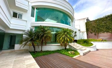 Casa en con Alberca y Cine en Venta Colinas de San Javier, Guadalajara, Jalisco.