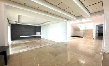 Casa en con Alberca y Cine en Venta Colinas de San Javier, Guadalajara, Jalisco.