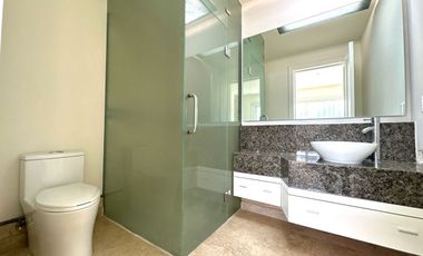 Casa en con Alberca y Cine en Venta Colinas de San Javier, Guadalajara, Jalisco.