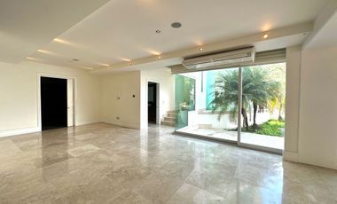 Casa en con Alberca y Cine en Venta Colinas de San Javier, Guadalajara, Jalisco.