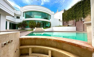 Casa en con Alberca y Cine en Venta Colinas de San Javier, Guadalajara, Jalisco.