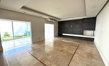 Casa en con Alberca y Cine en Venta Colinas de San Javier, Guadalajara, Jalisco.
