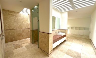 Casa en con Alberca y Cine en Venta Colinas de San Javier, Guadalajara, Jalisco.