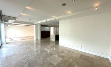 Casa en con Alberca y Cine en Venta Colinas de San Javier, Guadalajara, Jalisco.