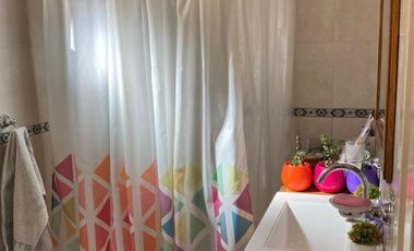 Casa PH en venta en Villa Dominico