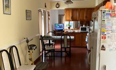Casa PH en venta en Villa Dominico