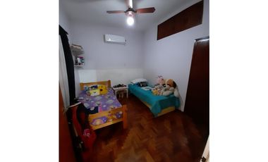 HERMOSA CASA AMERICANA