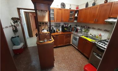 HERMOSA CASA AMERICANA