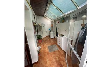 VENTA EXCELENTE CHALET CON PATIO Y PARRILLA EN FLORENCIO SANCHEZ