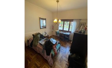 VENTA EXCELENTE CHALET CON PATIO Y PARRILLA EN FLORENCIO SANCHEZ