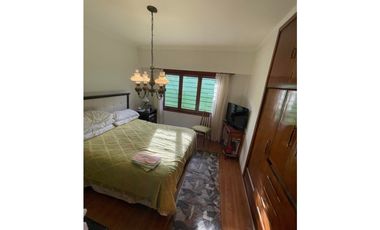 VENTA EXCELENTE CHALET CON PATIO Y PARRILLA EN FLORENCIO SANCHEZ