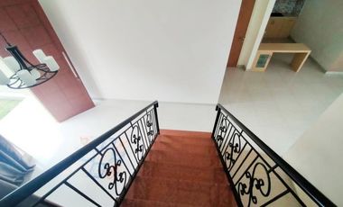 Di Sewakan Rumah Mewah Siap Huni 5 Kamar di Antapani, Bandung