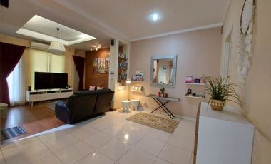 Dijual Rumah Hook Terawat di Sektor 9 - WD 4449 BR