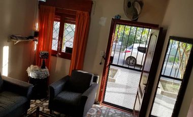 Casa PH en venta en Lanus Oeste