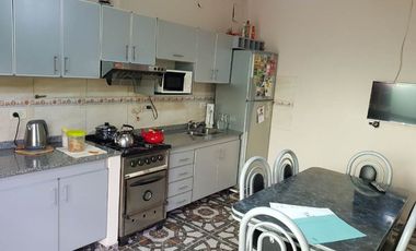 Casa PH en venta en Lanus Oeste