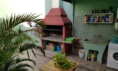 Casa PH en venta en Lanus Oeste