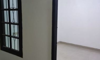 DISEWAKAN !! Rumah Siap Huni Jalan 2 Mobil di Janur Kuning , Bisa Nego