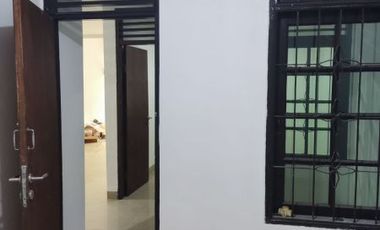 DISEWAKAN !! Rumah Siap Huni Jalan 2 Mobil di Janur Kuning , Bisa Nego