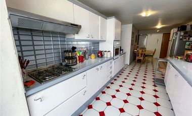 Departamento en venta de 3 dorm. en Vitacura