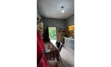 Venta casa con local Barrio Pompeya en Merlo  apta crédito