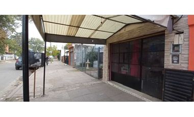 Venta casa con local Barrio Pompeya en Merlo  apta crédito