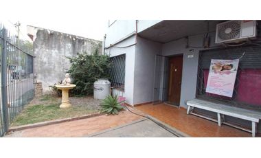 Venta casa con local Barrio Pompeya en Merlo  apta crédito
