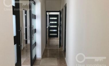 Venta de Edificio con 4 departamentos en Calle Cuauhtémoc, Col. Centro, Coatzacoalcos, Ver.