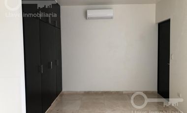 Venta de Edificio con 4 departamentos en Calle Cuauhtémoc, Col. Centro, Coatzacoalcos, Ver.