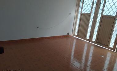 casa en venta en urb. siete de agosto. Cod V3083