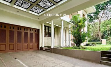 Disewakan Rumah Mewah Posisi Hook Cluster Elit Di Bukit Menteng