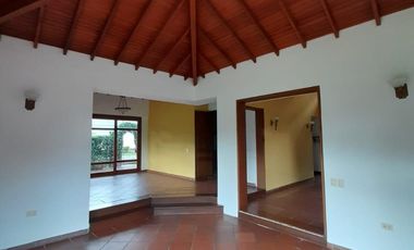 casa en arriendo en trapiches ii. Cod A11058