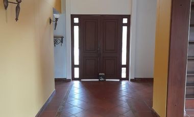 casa en arriendo en trapiches ii. Cod A11058