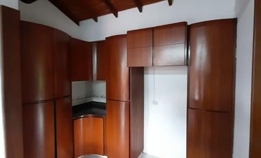 casa en arriendo en trapiches ii. Cod A11058