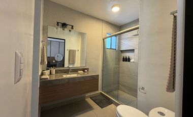 CASA EN VENTA EN ZONA CUMBRES DE 3 NIVELES