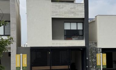 CASA EN VENTA EN ZONA CUMBRES DE 3 NIVELES