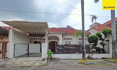 Disewakan Rumah Dengan Hunian Nyaman & Aman Di Jl. Nginden Intan Barat Surabaya
