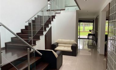 Casa en venta con salida a Campo de Golf las Fuentes, Puebla Ideal para oficinas