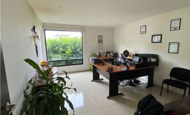 Casa en venta con salida a Campo de Golf las Fuentes, Puebla Ideal para oficinas