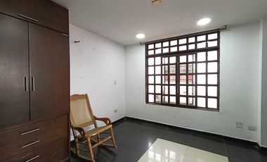 casa en venta en el bosque. Cod V31660