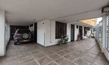 casa en venta en el bosque. Cod V31660