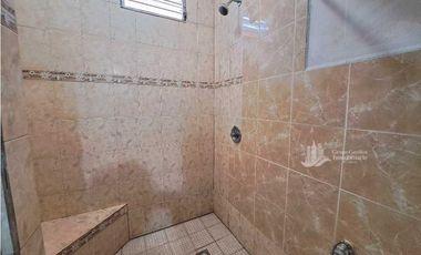 VENDO CASA DE SEGUNDA EN LOS ALGARROBOS