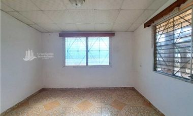 VENDO CASA DE SEGUNDA EN LOS ALGARROBOS