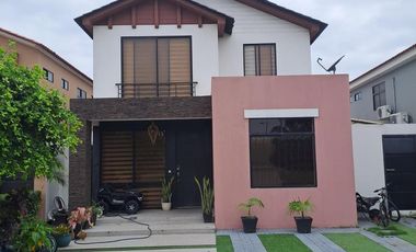 VENTA CASA EN CIUDAD CELESTE ETAPA NUEVA 4D  (DB)