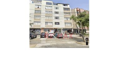 Departamento -Alquiler- Chorrillos Amoblado - 6To Piso Con Escaleras