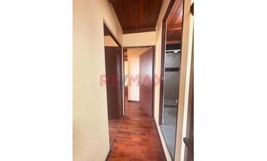 Departamento -Alquiler- Chorrillos Amoblado - 6To Piso Con Escaleras