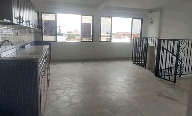 Vive en este apto con la comodidad de sus espacios en un 4 piso. Cod A21927