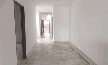 Vive en este apto con la comodidad de sus espacios en un 4 piso. Cod A21927